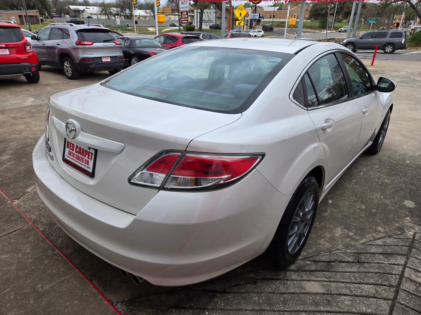 2012 WHITE Mazda MAZDA6 I Touring Plus (1YVHZ8EH4C5) with an 2.5L L4 DOHC 16V engine, 6-Speed Automatic transmission, located at 503 West Court, Seguin, TX, 78155, (830) 379-3373, 29.568621, -97.969803 - Photo#2